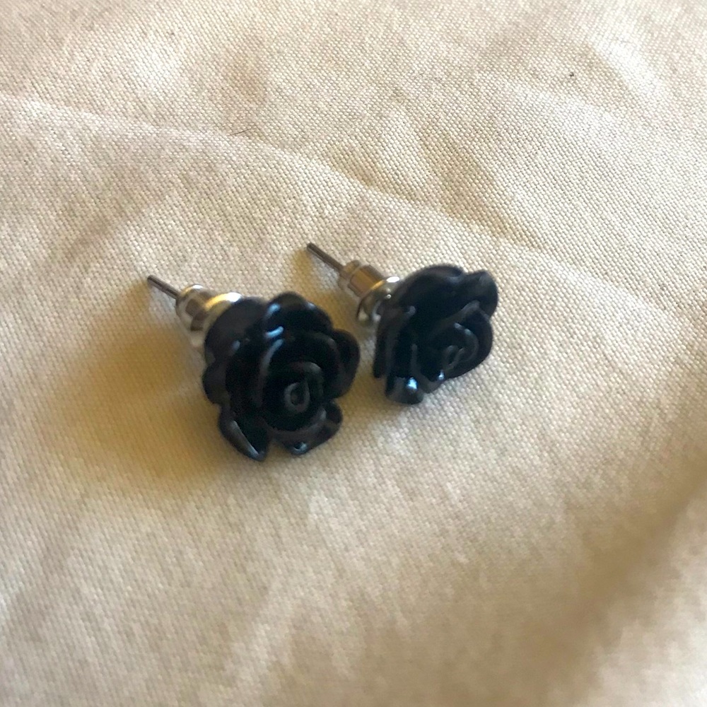 Stud Black Rose Earrings